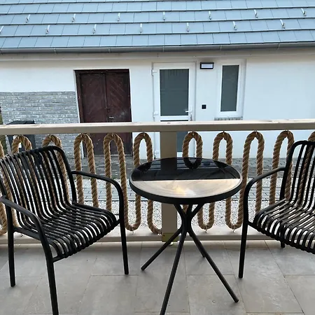 Angyalkert Apartament Balatonszarszo
