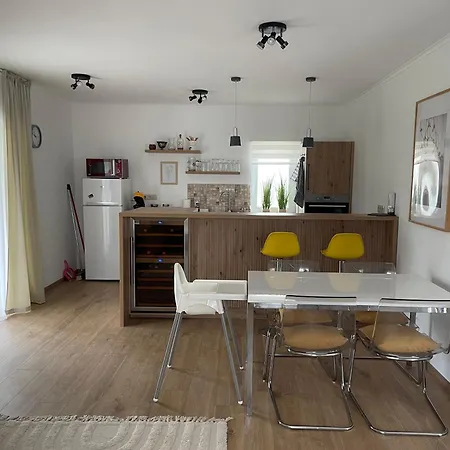 Angyalkert Apartmán Balatonszarszo